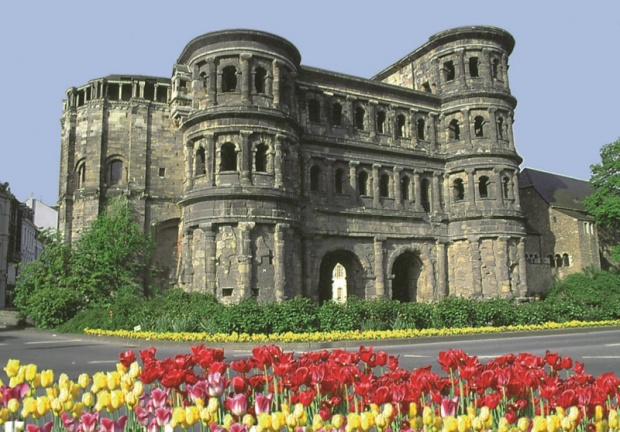 620_trier_porta_nigra_300_dpi_599551084b176f995